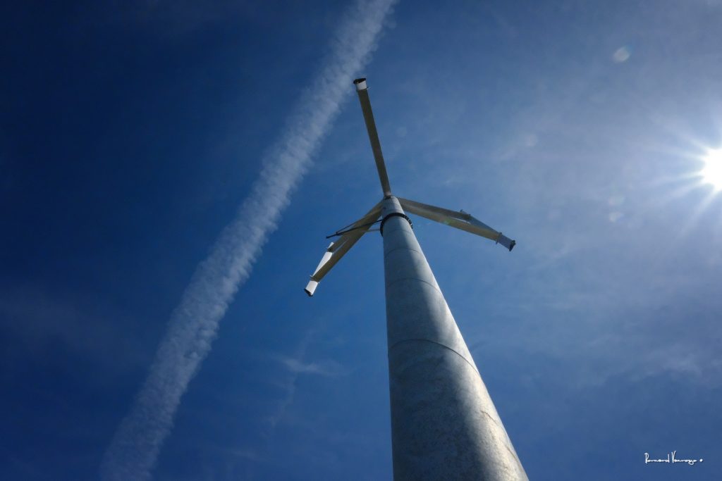 Windturbine van Orange Hotel